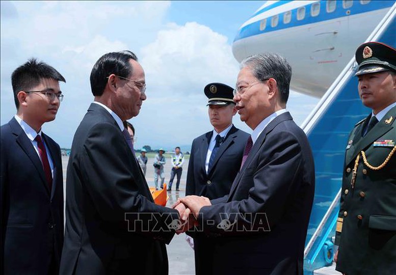 Ủy viên trưởng Nhân đại toàn quốc Trung Quốc Triệu Lạc Tế bắt đầu thăm chính thức Việt Nam- Ảnh 1.