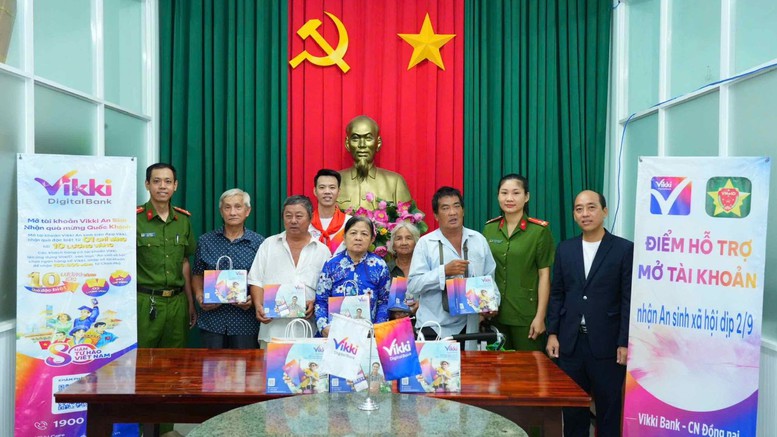 Vikki trao 1 lượng vàng SJC và nhiều chỉ vàng cho khách hàng 'Mở tài khoản Vikki An sinh - nhận quà mừng Quốc khánh'- Ảnh 2.