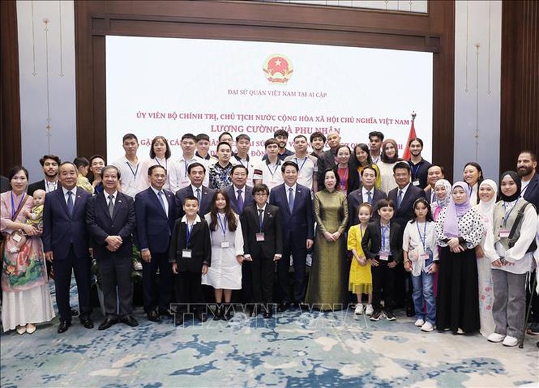 Chủ tịch nước Lương Cường gặp gỡ cộng đồng người Việt Nam tại Ai Cập- Ảnh 2.