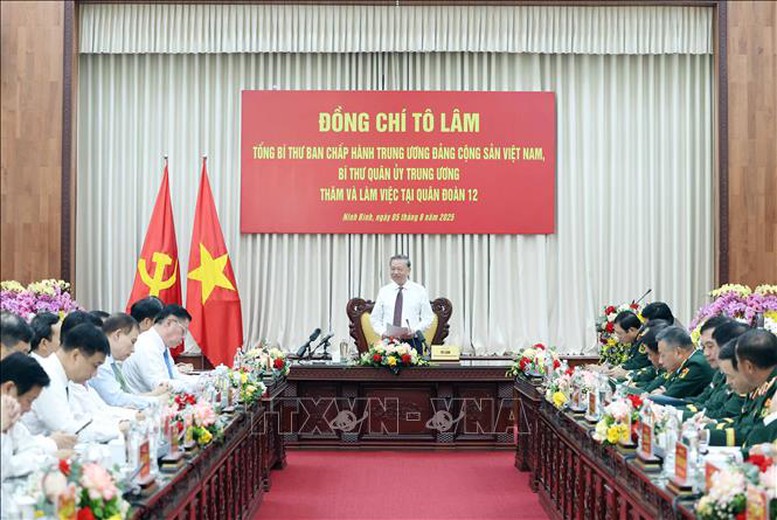 Tổng Bí thư Tô Lâm: Xây dựng Quân đoàn 12 là lực lượng cơ động chiến lược của Quân đội- Ảnh 3. Tổng Bí thư nhấn mạnh: Quân đoàn 12 cần giữ gìn và phát huy hơn truyền thống của Quân đoàn, của Quân đội nhân dân Việt Nam trong giai đoạn cách mạng mới - Ảnh: TTXVN