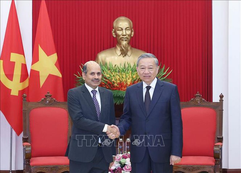 Tổng Bí thư Tô Lâm tiếp Đại sứ Ấn Độ tại Việt Nam Sandeep Arya - Ảnh: TTXVN