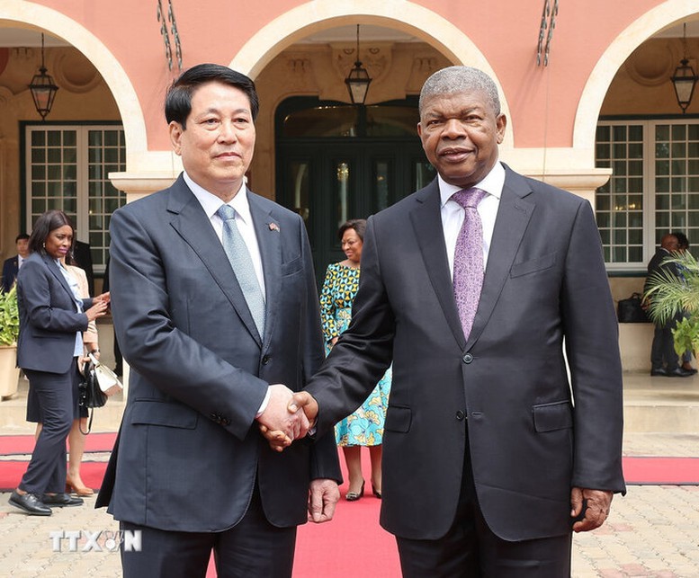 Angola đón Chủ tịch nước Lương Cường theo nghi thức cao nhất- Ảnh 2.