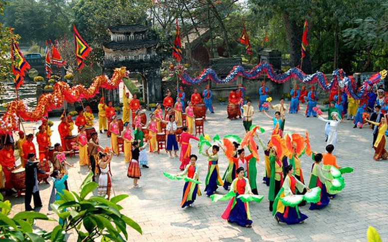 Xây dựng và phát triển văn hóa, con người Việt Nam đáp ứng yêu cầu phát triển bền vững đất nước
