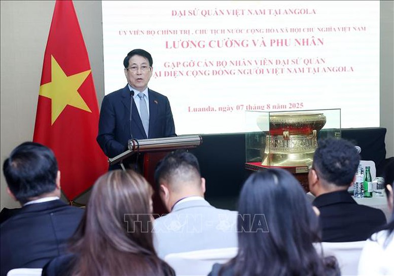 Nguồn động viên to lớn với cộng đồng người Việt tại Angola