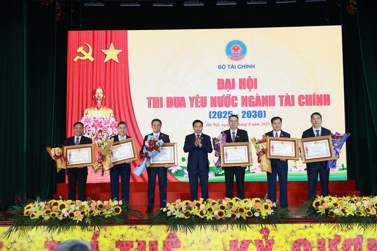 Giai đoạn mới, động lực mới: Thi đua yêu nước nâng tầm ngành tài chính- Ảnh 2.