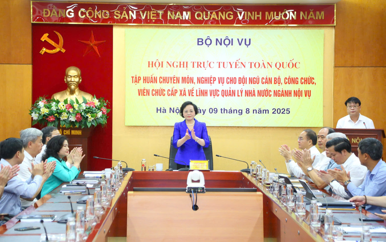 Bộ Nội vụ sẽ hướng dẫn điều tiết công chức, nơi thiếu vẫn được tuyển thêm- Ảnh 1.
