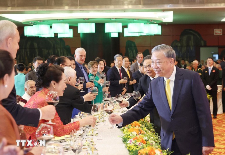 Chủ tịch nước Lương Cường: Với trí tuệ và bản lĩnh kiên cường, dân tộc Việt Nam sẽ tiếp tục chinh phục những đỉnh cao mới- Ảnh 2.