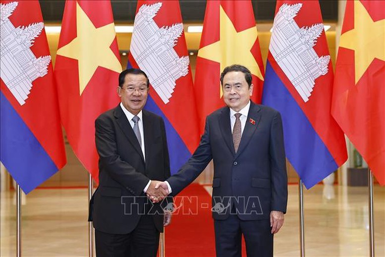 Chủ tịch Quốc hội Trần Thanh Mẫn hội kiến Chủ tịch Đảng Nhân dân Campuchia, Chủ tịch Thượng viện Campuchia Hun Sen- Ảnh 2.