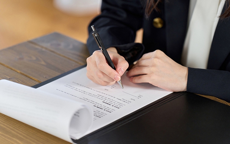 Bộ chỉ đạo gỡ vướng gia hạn giấy phép lao động