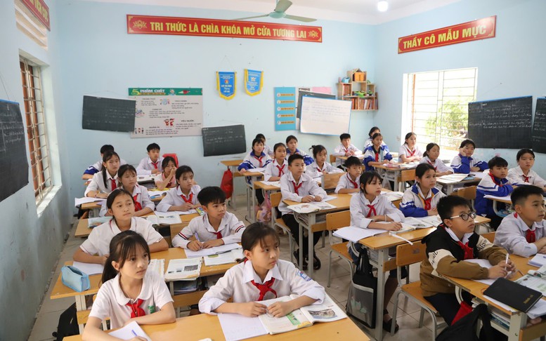 Bảo đảm mọi đối tượng thụ hưởng đều được tiếp cận kịp thời chính sách miễn học phí, hỗ trợ bữa ăn trưa