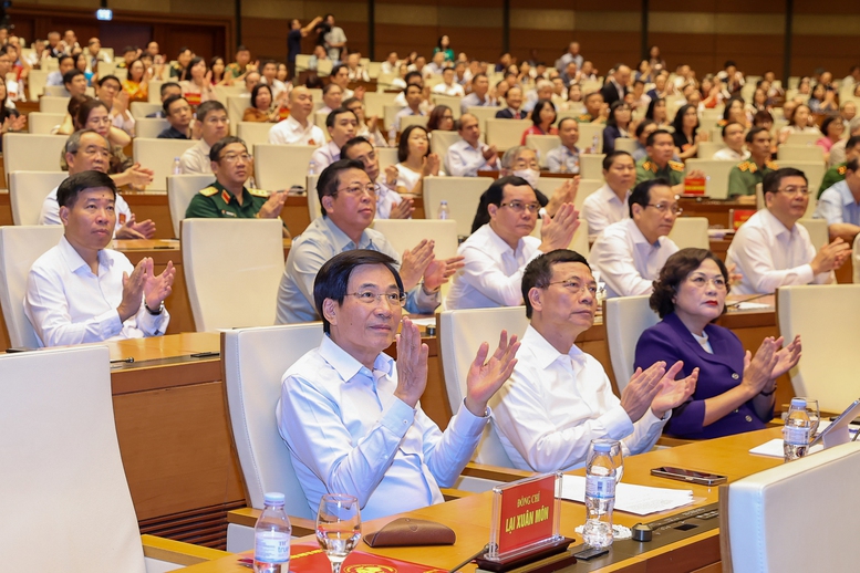 Thủ tướng: Khai thông điểm nghẽn, tạo đột phá phát triển, hiện đại hóa, chấn hưng nền giáo dục nước nhà- Ảnh 5.