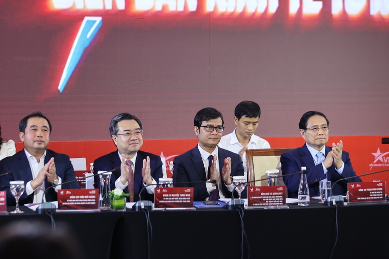 Thủ tướng nêu 6 mong muốn, kỳ vọng với cộng đồng doanh nghiệp, khu vực kinh tế tư nhân- Ảnh 2.