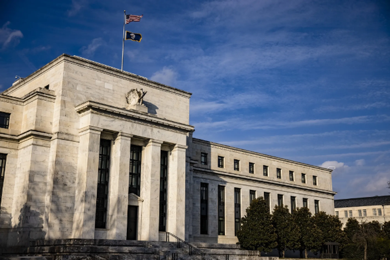 Fed hạ lãi suất lần đầu trong năm 2025- Ảnh 1.