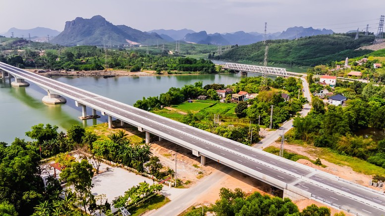 Quảng Trị tri ân những anh hùng đã ngã xuống tại Bến phà II Long Đại- Ảnh 1.