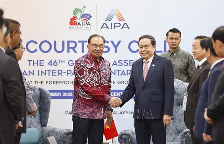 Chủ tịch Quốc hội Trần Thanh Mẫn hội kiến Thủ tướng Malaysia- Ảnh 1.