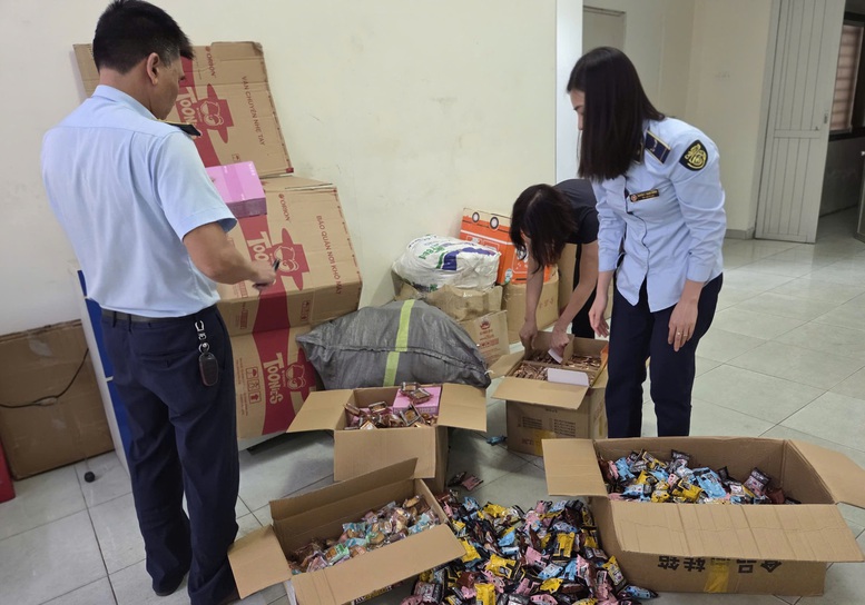 Hà Nội: Liên tiếp phát hiện vi phạm khi kinh doanh bánh Trung thu- Ảnh 1.