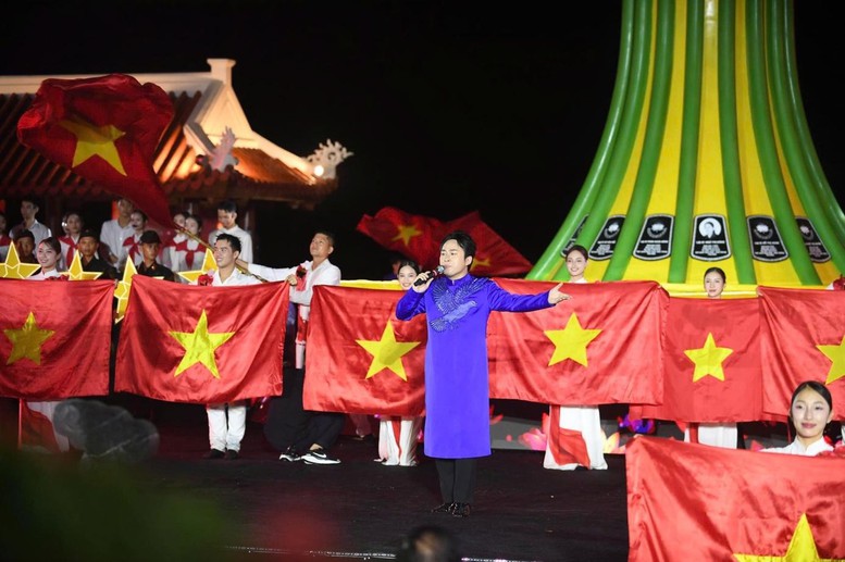 Đêm nghệ thuật sử thi tại Quảng Trị: Dòng sông hoa lửa sáng mãi cùng lịch sử- Ảnh 1.