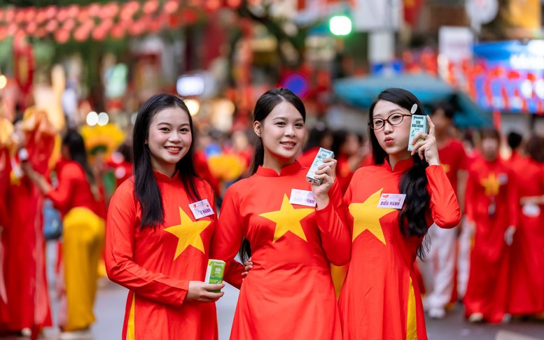 Vinamilk hòa nhịp cùng triệu trái tim mừng 80 năm Quốc khánh