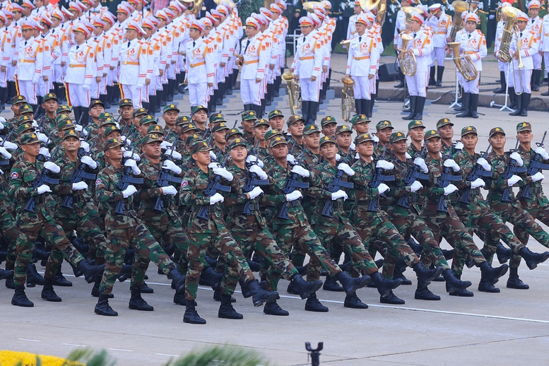 Chùm ảnh: Đoàn quân nhân 4 nước diễu binh trên Quảng trường Ba Đình- Ảnh 10.