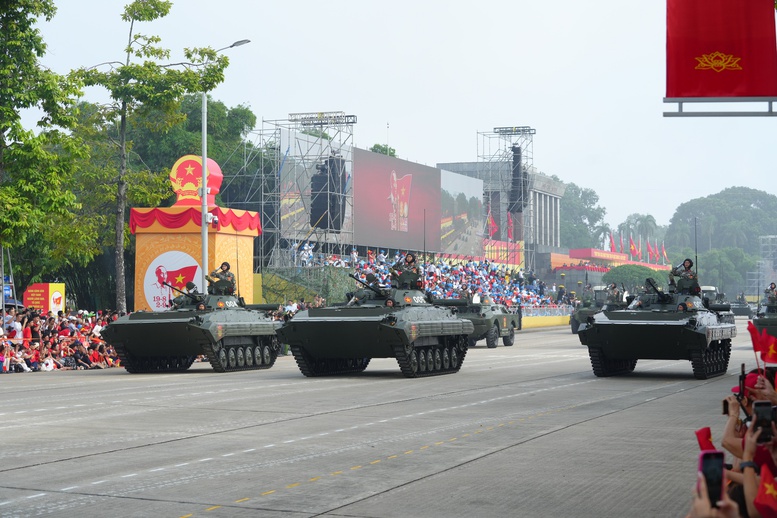Chùm ảnh: Uy lực trang thiết bị, khí tài của quân đội nhân dân Việt Nam tại A80- Ảnh 4.