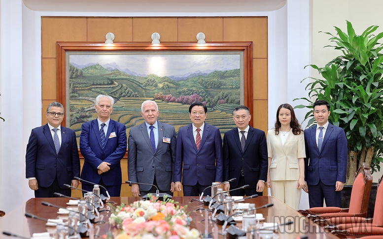 Trưởng ban Nội chính Trung ương tiếp Tổng Thư ký Tổ chức Giải phóng Palestine
