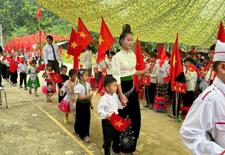 TRƯỜNG HỌC VÙNG BIÊN - ‘Ngôi nhà chung’ vẫn còn chật hẹp (Bài 1)- Ảnh 2.