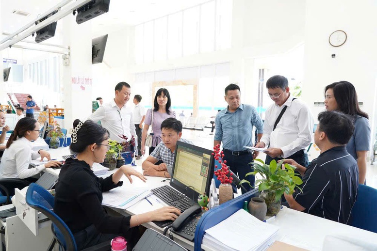 Chính quyền địa phương 2 cấp Quảng Ngãi: Quyết liệt số hóa, gỡ vướng tận nơi- Ảnh 3.