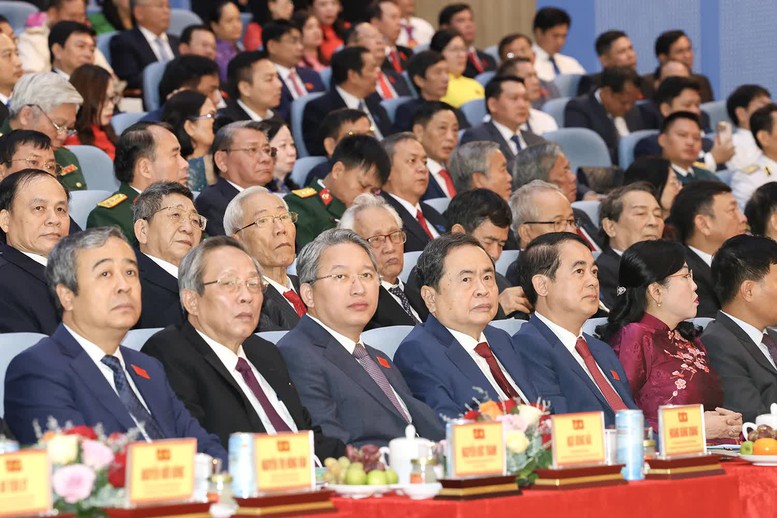 Khai mạc trọng thể Đại hội đại biểu Đảng bộ tỉnh Khánh Hòa lần thứ I, nhiệm kỳ 2025 - 2030- Ảnh 1.