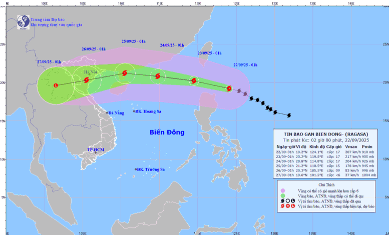 Bão RAGASA hoàn lưu rất rộng, sắp đạt cấp siêu bão- Ảnh 1. Bão RAGASA hoàn lưu rất rộng, sắp đạt cấp siêu bão- Ảnh 1.