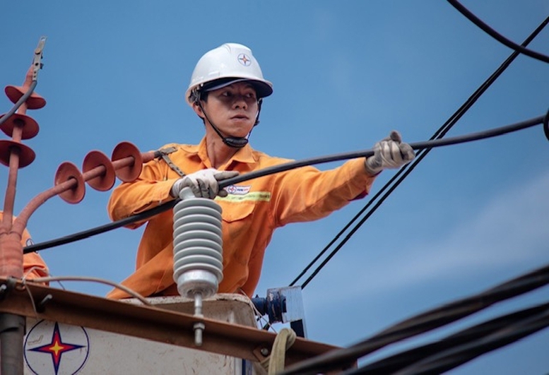 Chủ động bảo vệ hệ thống điện trước bão RAGASA- Ảnh 1.