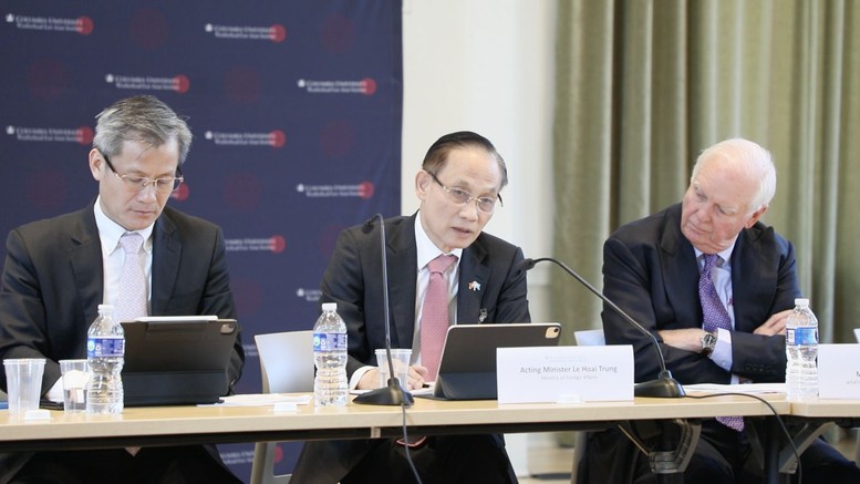 Học giả Đại học Columbia đánh giá cao lợi thế của Việt Nam trong thu hút đầu tư quốc tế- Ảnh 1.