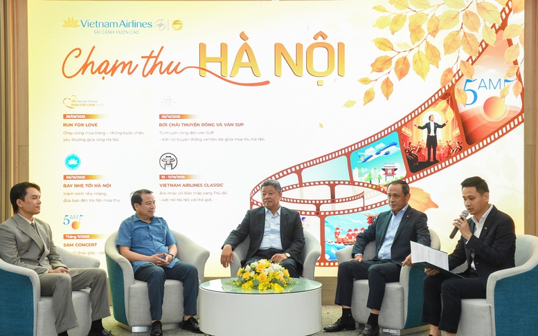 'Chạm thu Hà Nội' - Hành trình cảm xúc cùng Vietnam Airlines