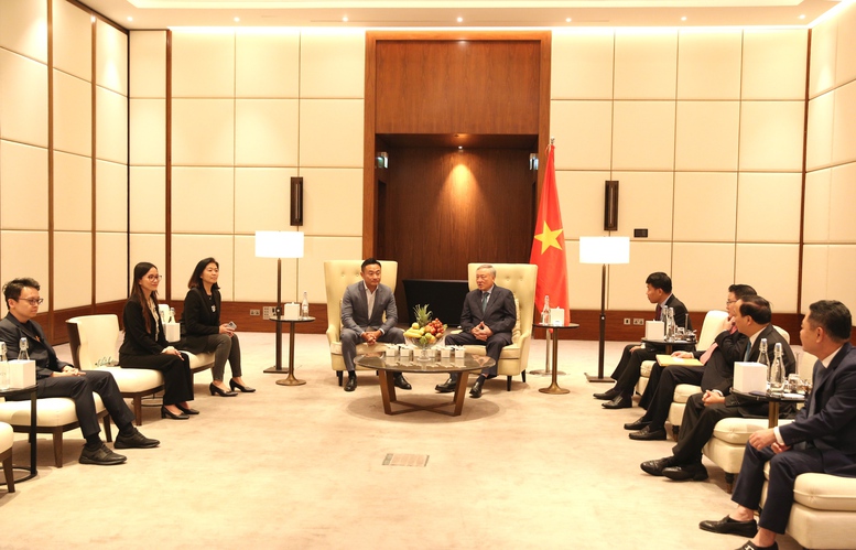 Phó Thủ tướng Thường trực Nguyễn Hòa Bình tiếp một số doanh nghiệp lớn của UAE- Ảnh 2.