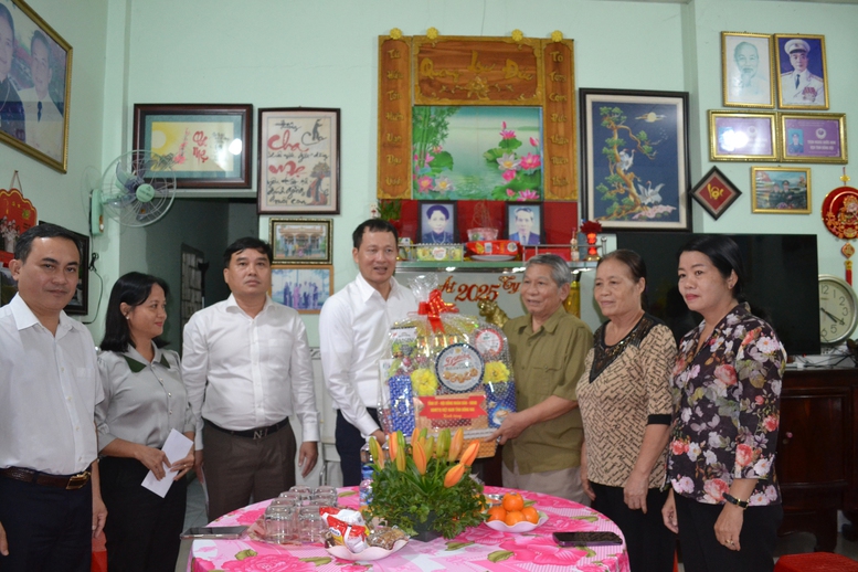 TẬN DỤNG "THỜI CƠ VÀNG" ĐỂ BỨT PHÁ, XÂY DỰNG TỈNH ĐỒNG NAI "XANH, VĂN MINH, HIỆN ĐẠI", VỮNG VÀNG TIẾN VÀO KỶ NGUYÊN PHÁT TRIỂN MỚI- Ảnh 7.