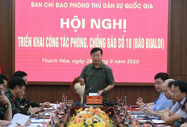 Ứng phó bão số 10 trước khi đổ bộ: Không chủ quan, biện pháp phòng ngừa càng cao càng tốt- Ảnh 1.