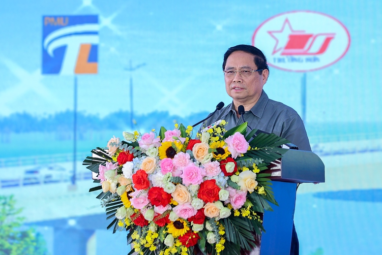 Thủ tướng: Khai thác cầu Phong Châu mới 'xứng đáng với mong mỏi và những giọt nước mắt của người dân'- Ảnh 3.