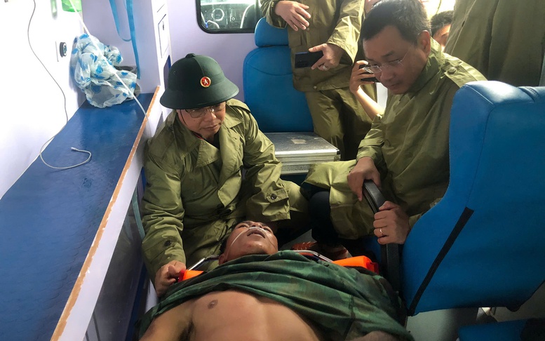Cứu ngư dân gặp nạn ở biển Quảng Trị: Vượt sóng lớn cứu thêm 1 người
