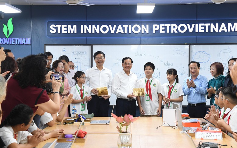 Hà Nội có thêm 2 trường THCS được trang bị phòng học STEM