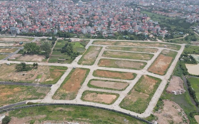 Đấu giá đất: Áp dụng bảng giá hay giá cụ thể?