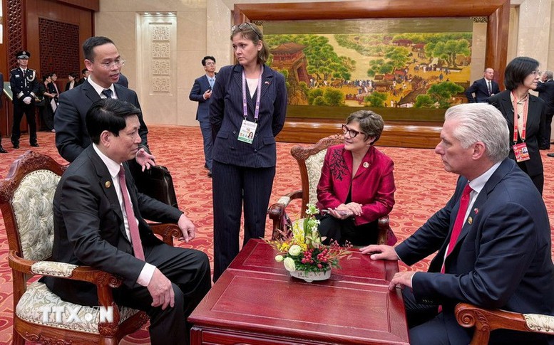Chủ tịch nước gặp lãnh đạo các nước tại Lễ kỷ niệm chiến thắng phát xít