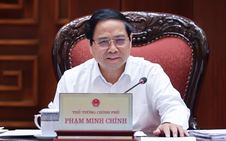 Thủ tướng: Tiếp tục đổi mới tư duy, cách làm trong đầu tư công, tập trung cho các dự án 