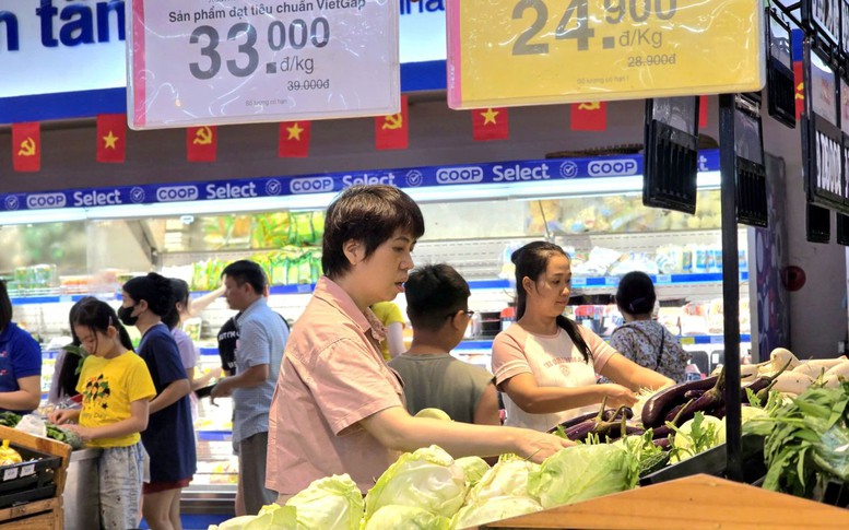 Saigon Co.op giảm giá thực phẩm đến 33% để san sẻ cùng người dân chống bão số 10