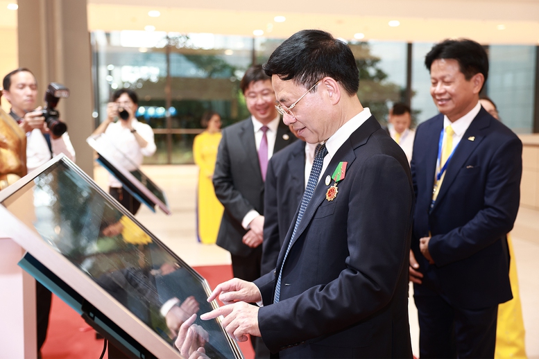 Bưu điện Việt Nam số hóa dữ liệu làm sống lại quá khứ, kiến tạo tương lai- Ảnh 2.