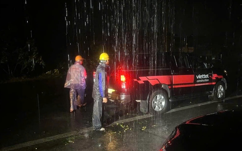Viettel triển khai nhiều chính sách hỗ trợ khách hàng bị ảnh hưởng bão số 10