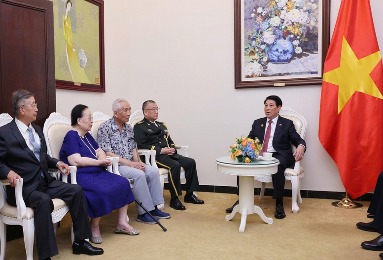 Chủ tịch nước Lương Cường tiếp gia đình các nhân sỹ hữu nghị Trung Quốc- Ảnh 1.