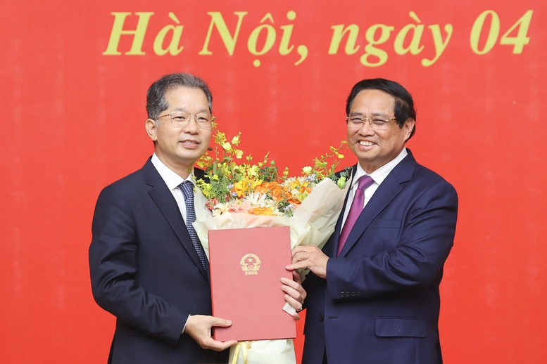 Thủ tướng trao quyết định bổ nhiệm lãnh đạo 8 bộ, cơ quan- Ảnh 7.