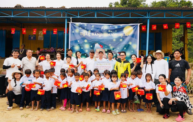 TỔNG THUẬT: Lễ khai giảng đặc biệt của 1,6 triệu thầy, cô và gần 26 triệu học sinh, sinh viên- Ảnh 24. TỔNG THUẬT: Lễ khai giảng đặc biệt của 1,6 triệu thầy, cô và gần 26 triệu học sinh, sinh viên- Ảnh 24.