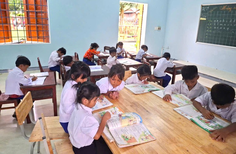 Thầy trò vùng cao Quảng Trị vượt khó khăn, sẵn sàng cho năm học mới- Ảnh 7.