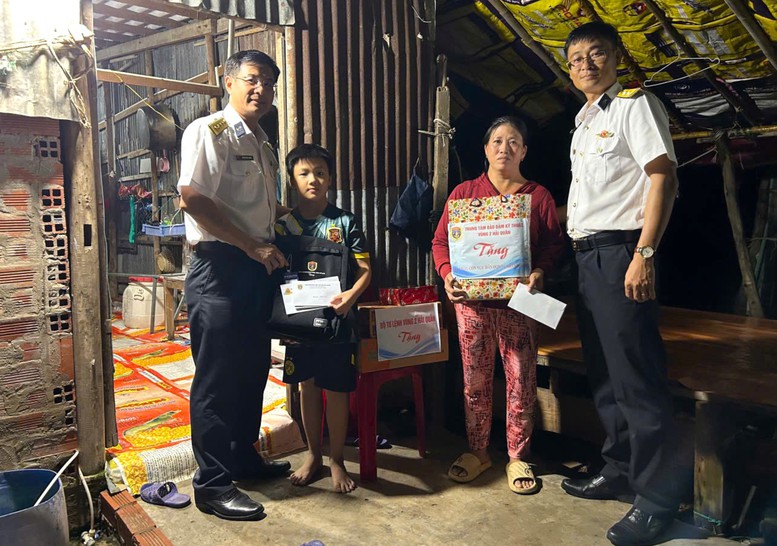 Không khí hân hoan khai giảng năm học mới lan tỏa khắp mọi miền Tổ quốc- Ảnh 21.