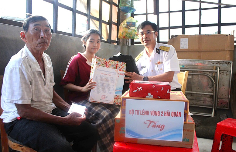 Không khí hân hoan khai giảng năm học mới lan tỏa khắp mọi miền Tổ quốc- Ảnh 20.
